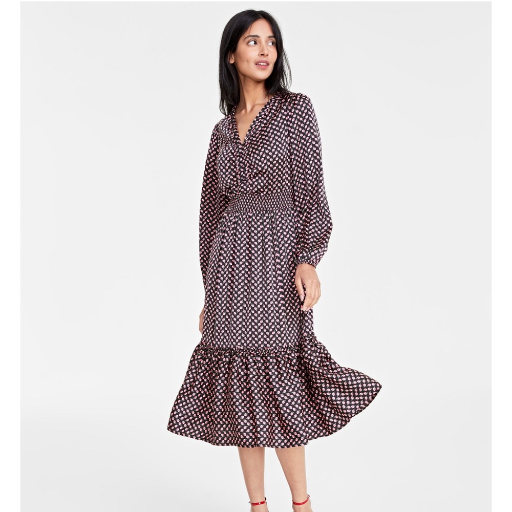 Chic Black and White Geometric Long Sleeve Dress